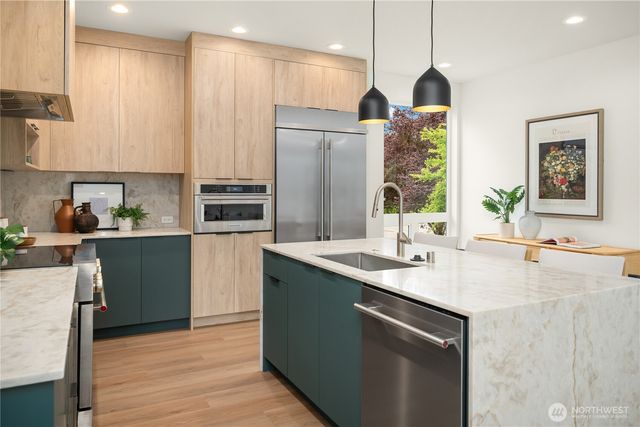 106 29th Avenue E, Seattle, WA 98112