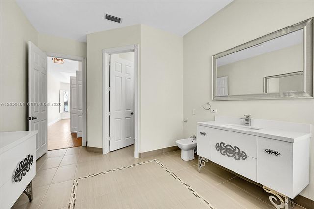 512 NW 120th Drive 512, Coral Springs, FL 33071