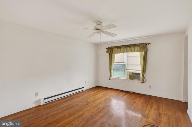 7051 WINCHESTER GRADE RD, Berkeley Springs, WV 25411