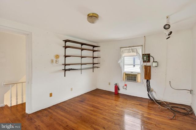 7051 WINCHESTER GRADE RD, Berkeley Springs, WV 25411