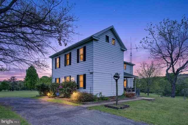 7051 WINCHESTER GRADE RD, Berkeley Springs, WV 25411