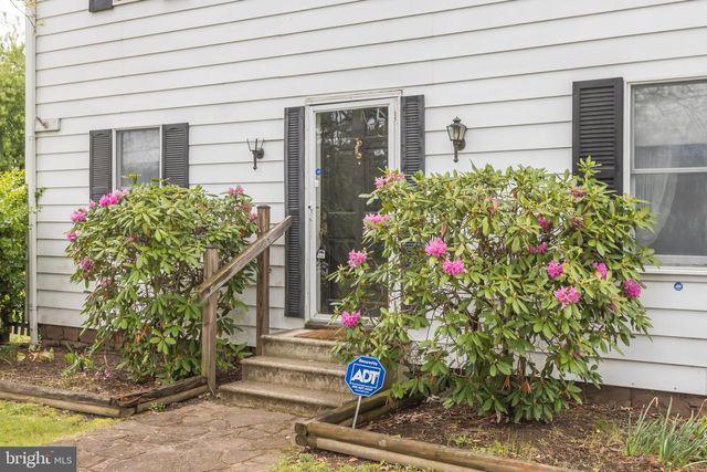 7051 WINCHESTER GRADE RD, Berkeley Springs, WV 25411