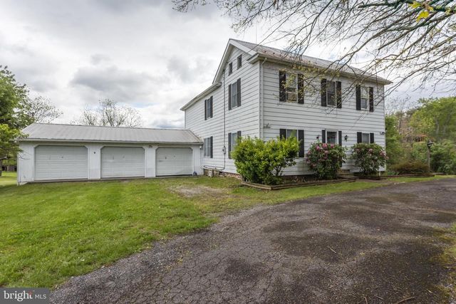 7051 WINCHESTER GRADE RD, Berkeley Springs, WV 25411