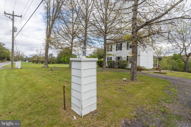 7051 WINCHESTER GRADE RD, Berkeley Springs, WV 25411