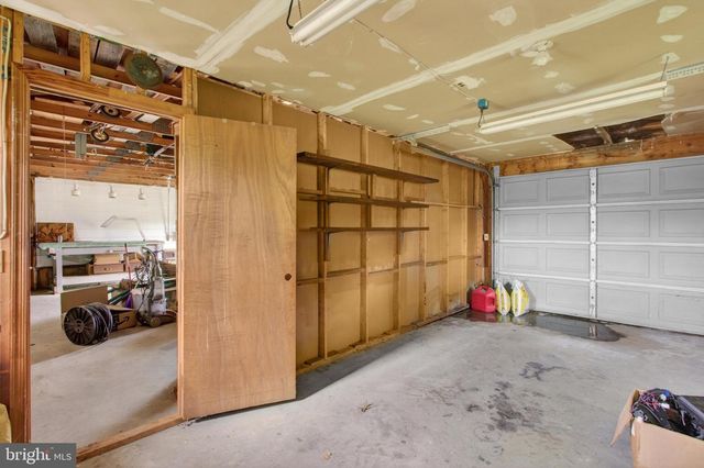 7051 WINCHESTER GRADE RD, Berkeley Springs, WV 25411