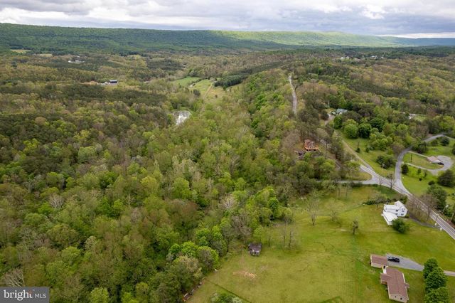 7051 WINCHESTER GRADE RD, Berkeley Springs, WV 25411