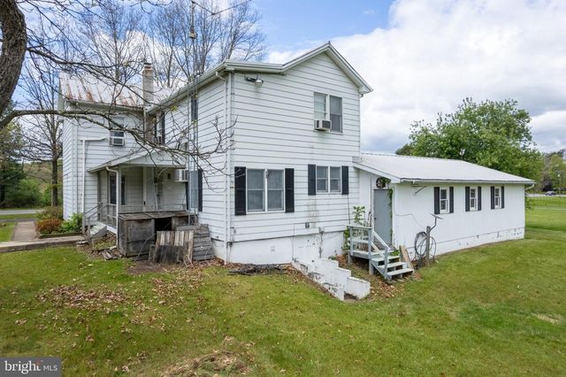 7051 WINCHESTER GRADE RD, Berkeley Springs, WV 25411