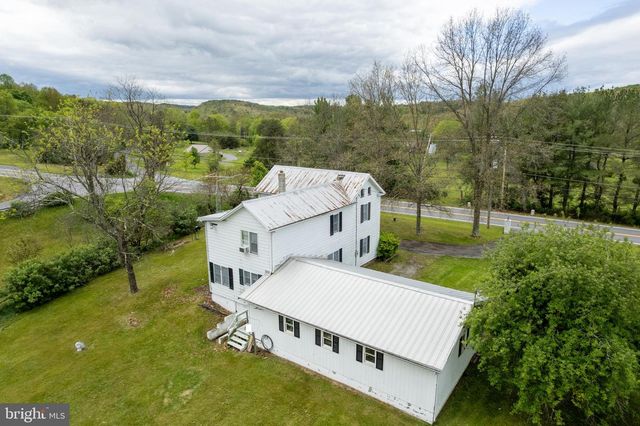 7051 WINCHESTER GRADE RD, Berkeley Springs, WV 25411