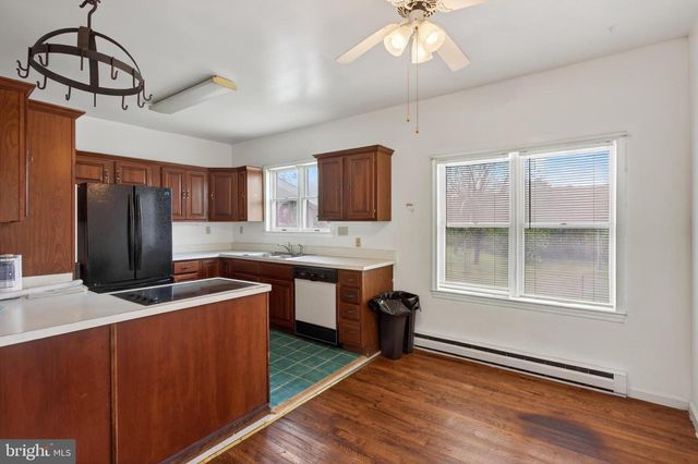 7051 WINCHESTER GRADE RD, Berkeley Springs, WV 25411