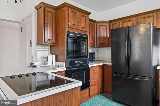 7051 WINCHESTER GRADE RD, Berkeley Springs, WV 25411