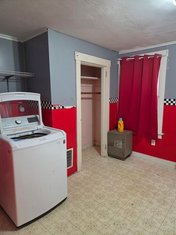 5 Whittier Street, Newton, NH 03858
