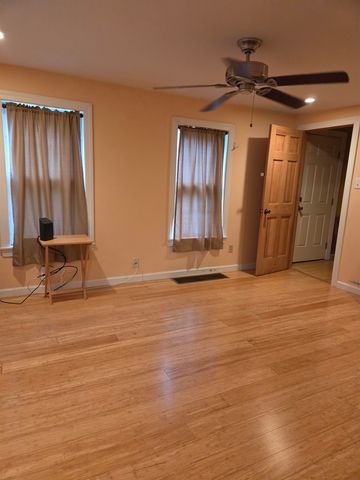 5 Whittier Street, Newton, NH 03858