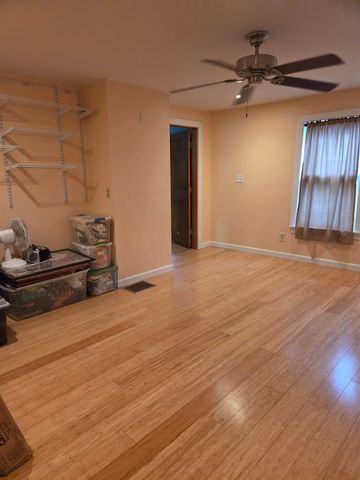 5 Whittier Street, Newton, NH 03858