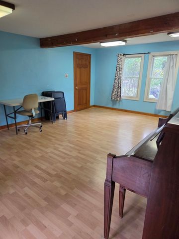 5 Whittier Street, Newton, NH 03858