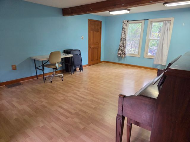 5 Whittier Street, Newton, NH 03858