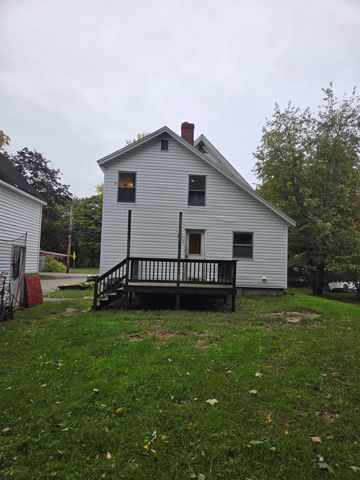 5 Whittier Street, Newton, NH 03858
