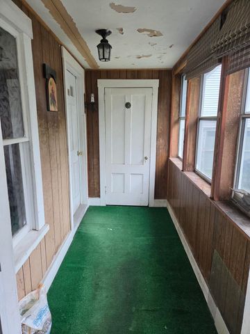 5 Whittier Street, Newton, NH 03858