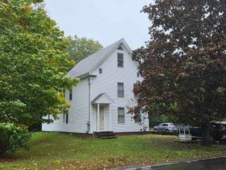 5 Whittier Street, Newton, NH 03858