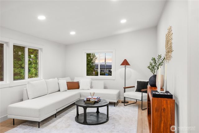 14306 Greenbelt Drive E, Bonney Lake, WA 98391