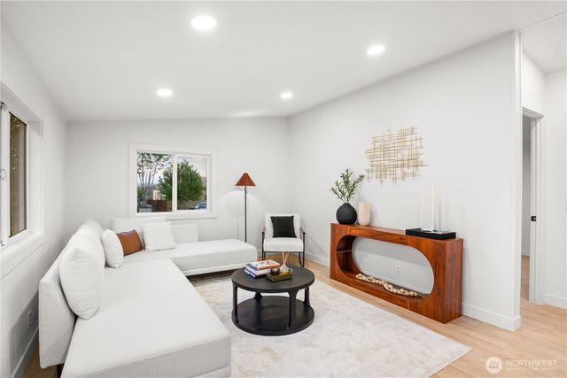 14306 Greenbelt Drive E, Bonney Lake, WA 98391