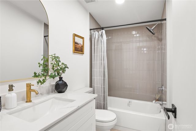 14306 Greenbelt Drive E, Bonney Lake, WA 98391