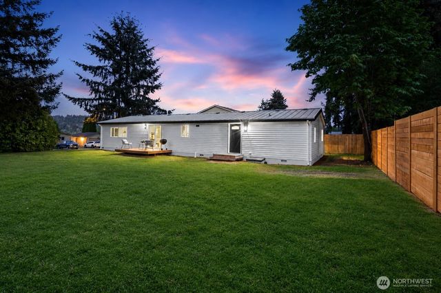 14306 Greenbelt Drive E, Bonney Lake, WA 98391
