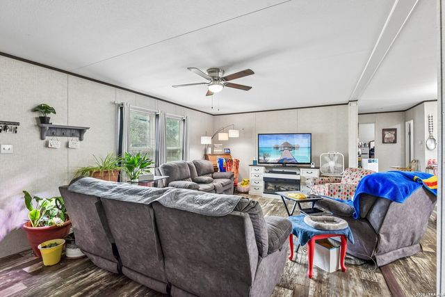 4103 WATERWOOD PASS DR, Elmendorf, TX 78112
