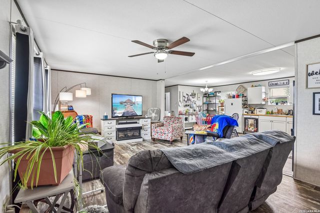 4103 WATERWOOD PASS DR, Elmendorf, TX 78112