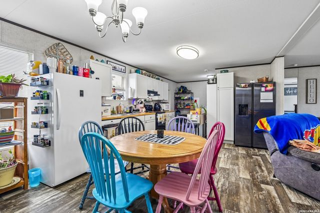 4103 WATERWOOD PASS DR, Elmendorf, TX 78112