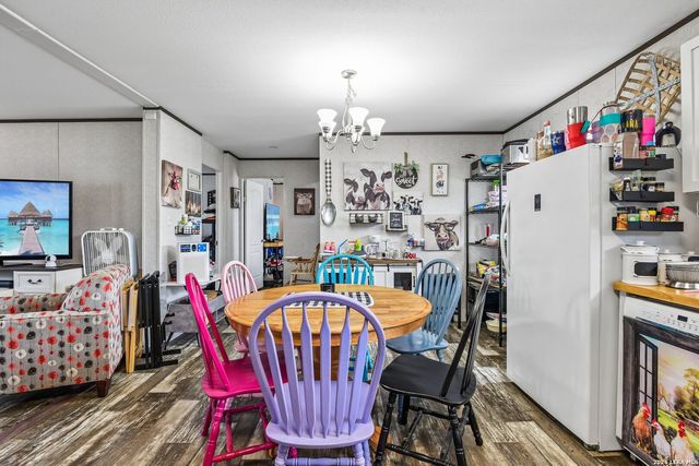 4103 WATERWOOD PASS DR, Elmendorf, TX 78112
