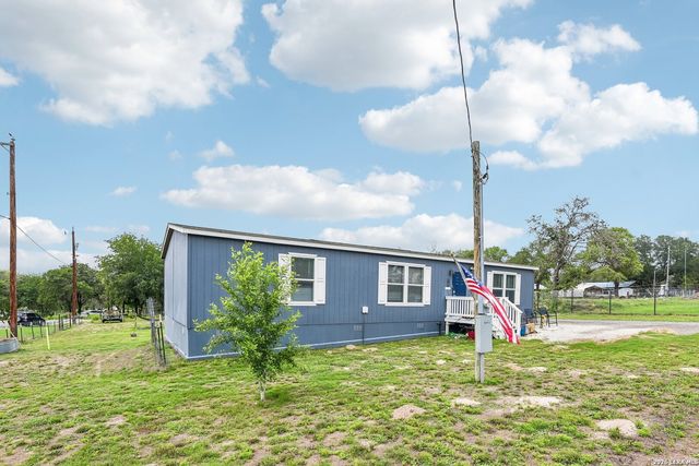 4103 WATERWOOD PASS DR, Elmendorf, TX 78112