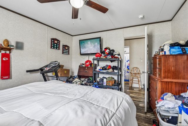 4103 WATERWOOD PASS DR, Elmendorf, TX 78112
