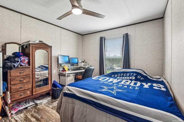 4103 WATERWOOD PASS DR, Elmendorf, TX 78112
