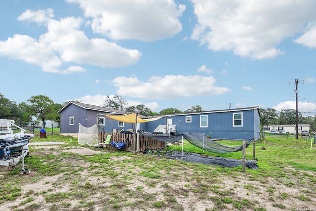 4103 WATERWOOD PASS DR, Elmendorf, TX 78112