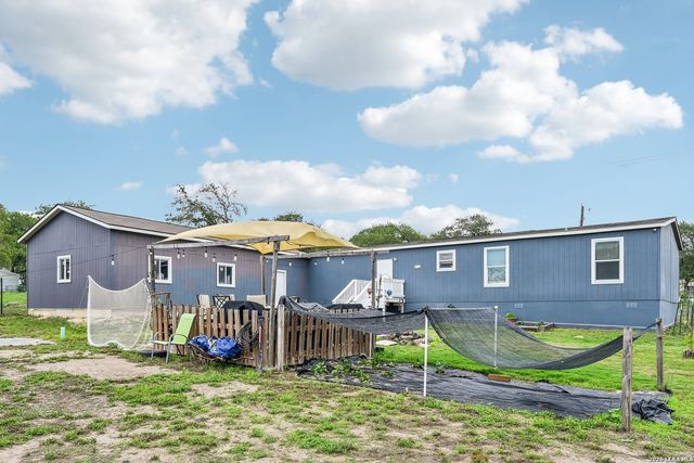 4103 WATERWOOD PASS DR, Elmendorf, TX 78112