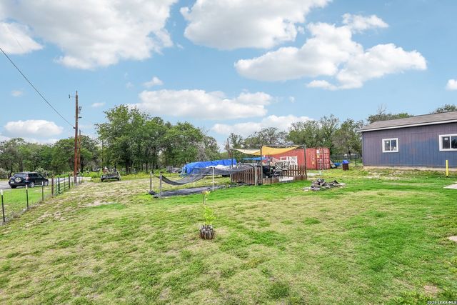 4103 WATERWOOD PASS DR, Elmendorf, TX 78112