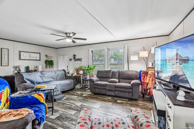 4103 WATERWOOD PASS DR, Elmendorf, TX 78112