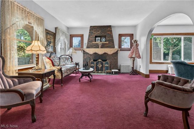 156 Woodhill Drive, Amherst, OH 44001