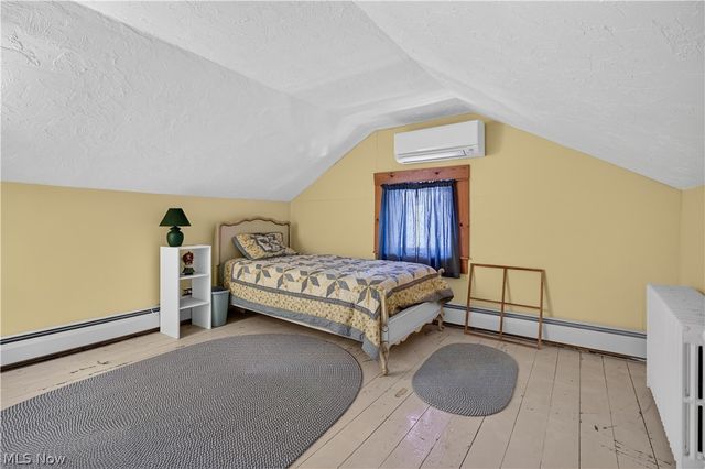 156 Woodhill Drive, Amherst, OH 44001