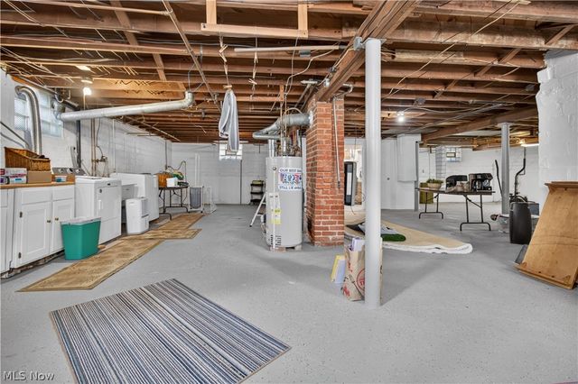 156 Woodhill Drive, Amherst, OH 44001