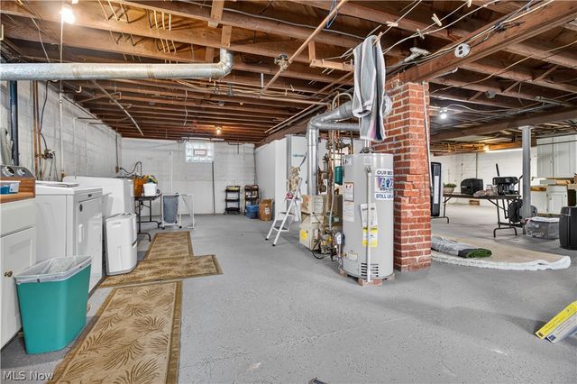 156 Woodhill Drive, Amherst, OH 44001