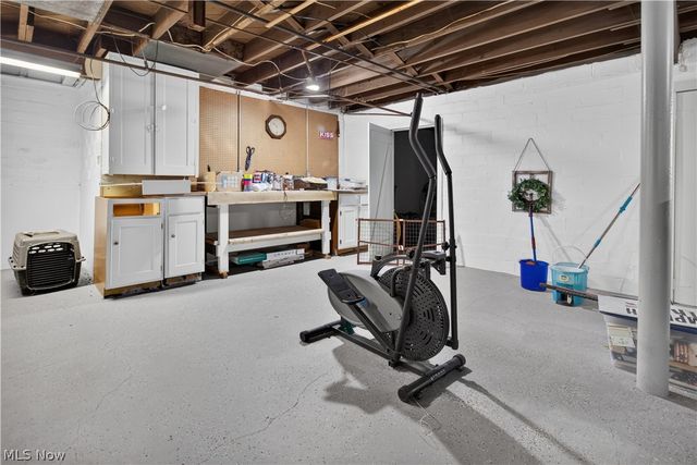 156 Woodhill Drive, Amherst, OH 44001