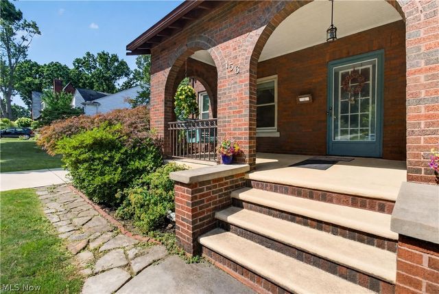 156 Woodhill Drive, Amherst, OH 44001
