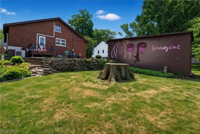 156 Woodhill Drive, Amherst, OH 44001