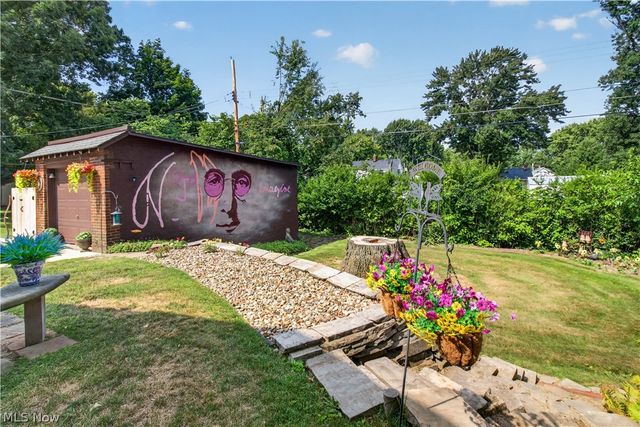 156 Woodhill Drive, Amherst, OH 44001