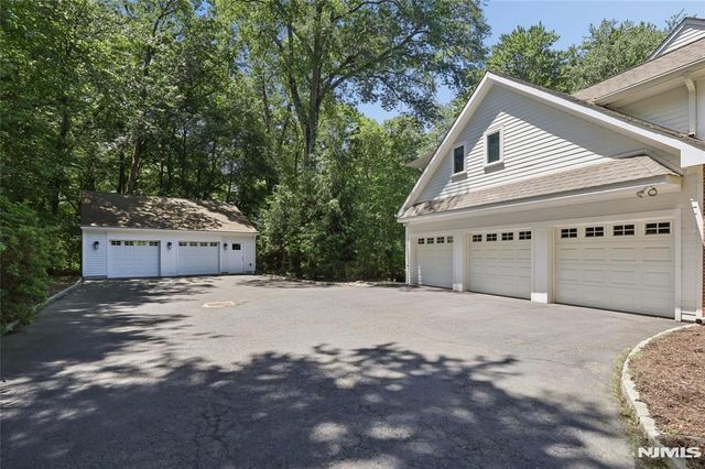 27 Duane Lane, Demarest, NJ 07627