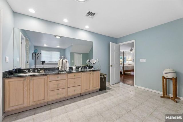 27 Duane Lane, Demarest, NJ 07627
