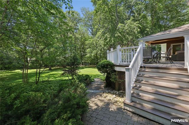 27 Duane Lane, Demarest, NJ 07627