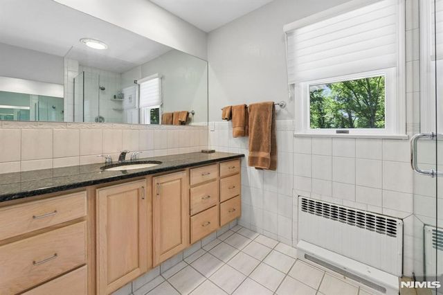 27 Duane Lane, Demarest, NJ 07627