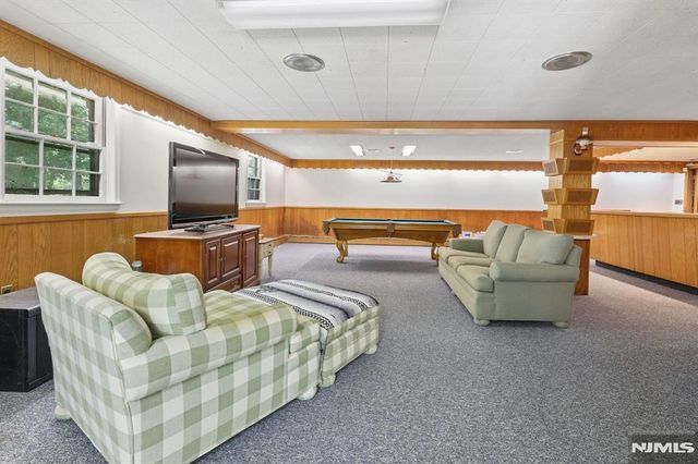 27 Duane Lane, Demarest, NJ 07627